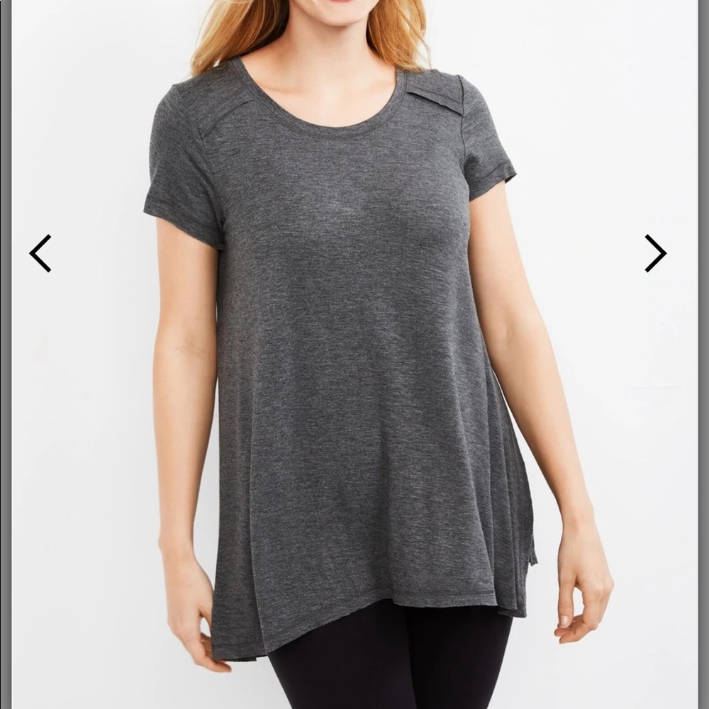 Jessica Simpson nursing split sided tee